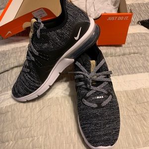 Men Nike shoes! Brand New never been used